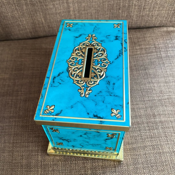 Vintage Blue Bird Confectionary Candy Tin Bank - Picture 5 of 7